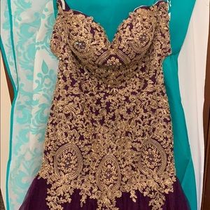 NWOT, never altered gorgeous formal gown.